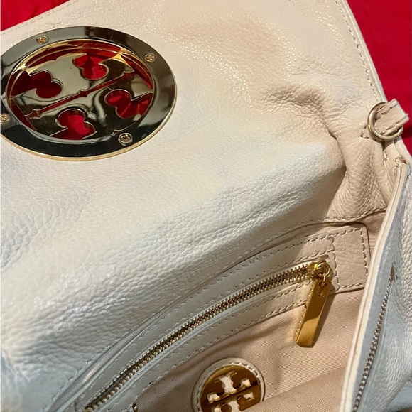 SOLD 🚨 Tory Burch clutch - Picture 3 of 6
